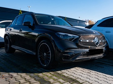 Mercedes GLC C254/X254 Coupe 2.0 300 258KM 2025 MERCEDES-BENZ GLC 300 4-Matic AMG Line 2.0 (258KM) 2025, zdjęcie 2