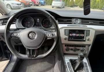 Volkswagen Passat B8 Limousine 1.8 TSI BlueMotion Technology 180KM 2017 Volkswagen Passat 1,8 TSI 180KM Klimatronik Kola latozima 1.8 Benzyna, zdjęcie 14