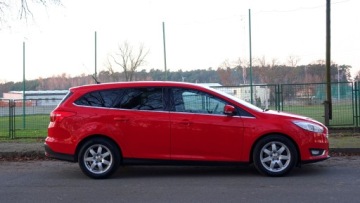 Ford Focus III Kombi Facelifting 2.0 TDCi 150KM 2016 .. Nawigacja .. Grzana Kierownica , Fotele i SZYBY .. Czujniki parkowania ., zdjęcie 14