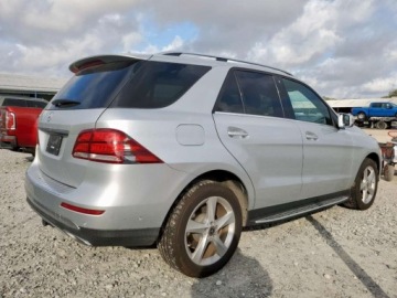 Mercedes GLE W166/C292 2018 Mercedes-Benz GLE 2018 MERCEDES-BENZ GLE 350 3.5 Benzyna 302KM, zdjęcie 2