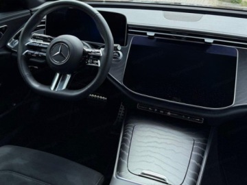 Mercedes Klasa E W214 Sedan 2.0 220d 197KM 2025 MERCEDES-BENZ E Klasa 220 d AMG 2.0 (197KM) 2025, zdjęcie 9