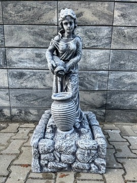 Садовый фонтан из бетона декоративная женщина