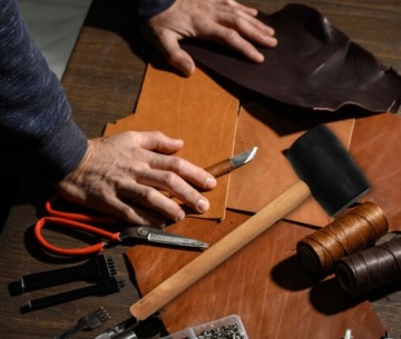 РЕЗИНОВЫЙ МОЛОТОК ДЛЯ ЗАБИВАНИЯ В ЭКРАНЕ СОБАК.