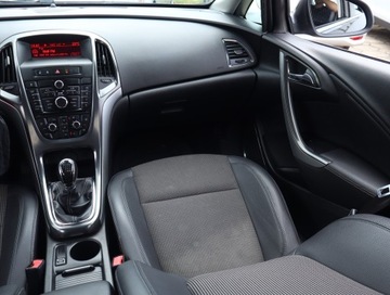 Opel Astra J Hatchback 5d 1.7 CDTI ECOTEC 110KM 2011 Opel Astra 1.7 CDTI, Klima, Klimatronic, Tempomat, zdjęcie 7