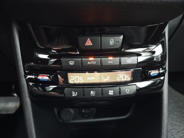 Peugeot 2008 I SUV Facelifting 1.2 PureTech 110KM 2018 Peugeot 2008 2008 1.2 Pure Tech Crossway S&amp;S EAT6, zdjęcie 22