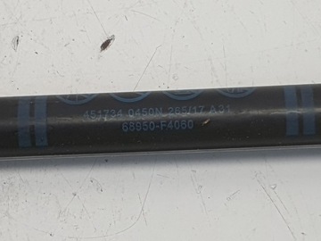 TOYOTA C-HR CHR VZPĚRA/TLAKOVAČ TLUMIČ KRYT KUFRU 68950-F4060