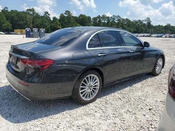 Mercedes Klasa E W213 2022 Mercedes-Benz Klasa E 2022, 2.0L, od ubezpieczalni 2.0 Benzyna 255KM, zdjęcie 4