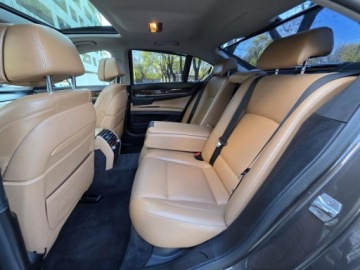 BMW Seria 7 F01 Sedan Facelifting 730d 258KM 2012 BMW 7 730d xDrive 3.0l diesel 258KM xDrive AWD/4X4 8 lat w jednych rękach, zdjęcie 24