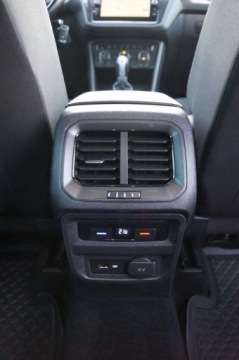 Volkswagen Tiguan II SUV 2.0 TDI 190KM 2018 Volkswagen Tiguan 2.0 TDI CR 190 KM, 4x4, Virtual, Navi, Kamera, Webasto,, zdjęcie 30