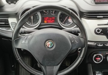 Alfa Romeo Giulietta Nuova II Hatchback 5d 1.4 TB 16v Mair 170KM 2012 Alfa Romeo Giulietta Zarejestrowany - bezwypadkowy - 1,4 - 170 KM - LPG 1.4, zdjęcie 25