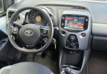 Toyota Aygo II Hatchback 3d Facelifting 1.0 VVT-i 72KM 2021 Toyota Aygo Toyota Aygo 1.0 VVT-i X-play Fv23 Kinto Leasing 72KM, zdjęcie 20