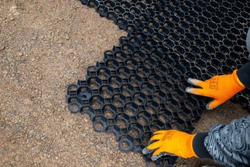 Газонная парковочная решетка 50х50х4 зеленая