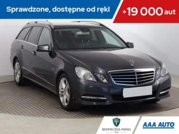 Mercedes Klasa E W212 Kombi 200 CGI BlueEFFICIENCY 184KM 2012 Mercedes E E 200, Automat, Skóra, Navi, Xenon