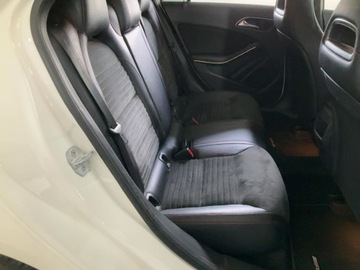Mercedes Klasa A W176 Hatchback 5d 1.6 180 BlueEFFICIENCY 122KM 2014 Mercedes-Benz A-Klasse A 180 BlueEfficiency AMG Sport, zdjęcie 13