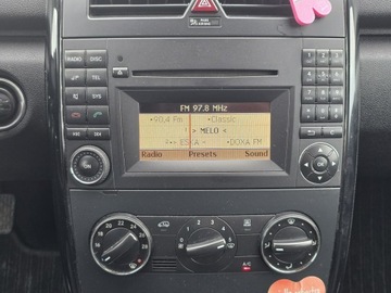 Mercedes Klasa A W169 Limuzyna 2.0 180 CDI 109KM 2011 Mercedes A 180 2.0CDi 109KM 2011 Klimatyzacja, zdjęcie 18