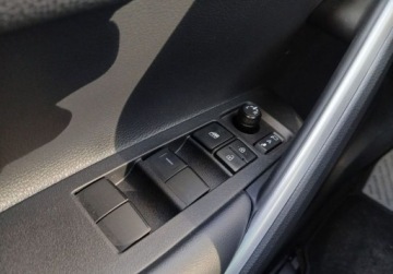 Toyota Corolla Cross 2.0 Hybrid Dynamic Force 197KM 2024 Toyota Corolla Cross Corolla Cross Executive FV23 Salon PL Bezwypadkow, zdjęcie 32