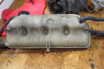 AVENSIS T25 2.0 2.2 D4D 1AD 2AD NÁDOBKA VYROVNÁVACÍ