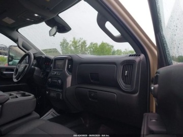 Chevrolet Silverado II 2022 Chevrolet Silverado 1500, 2022r., 4x4, 5.3L 5.3 Benzyna 355KM, zdjęcie 8