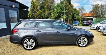 Opel Astra J Sports Tourer 1.4 Turbo ECOTEC 120KM 2011 Opel Astra BENZYNA NAWIGACJA sportowe fotele super okazja polecamy, zdjęcie 12