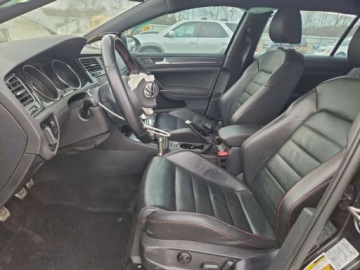 Volkswagen Golf VIII 2019 Volkswagen Golf GTI S 2019 2.0 Benzyna 228KM, zdjęcie 7
