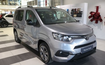 Toyota 2022 Toyota Proace City Verso City Verso 1.2 D-4T Family Aut. 1.2 Benzyna 130KM, zdjęcie 2