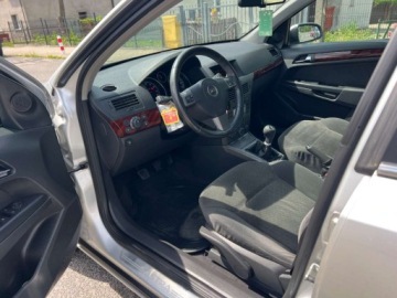 Opel Astra H Hatchback 5d 1.6 Twinport ECOTEC 105KM 2005 Opel Astra Instalacja LPG Klimatyzacja El.Szyby El.Lusterka Hak Gwarancja, zdjęcie 4