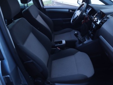 Opel Zafira B 1.9 CDTI ECOTEC 120KM 2010 Opel Zafira 1.9 CDTI, 7 miejsc, Klima, zdjęcie 8