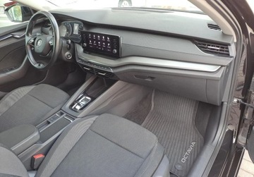 Skoda Octavia IV Liftback 1.5 TSI EVO 150KM 2021 Skoda Octavia REZERWACJA Ambition 1,5 TSI 150KM DSG Serwis ASO Salon PL VA, zdjęcie 9