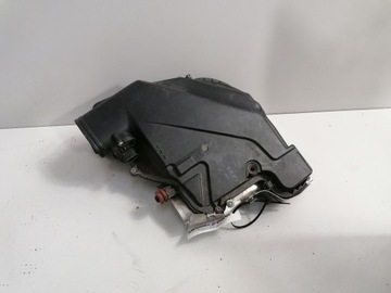 7577448 POUZDRO FILTRU VZDUCHU XDRIVE 50 I 300 2012 BMW X5 (E70)