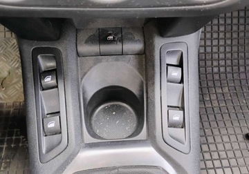 Citroen C-Elysee II Sedan Facelifting 1.6 VTi 115KM 2018 Citroen C-Elysee 2018r, Salonowy. 1.6 B LPG. Lekko uszkodzony przod i tyl, zdjęcie 9