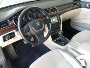 Skoda Superb II Kombi 3.6 FSI 4x4 260KM 2010 Škoda Superb Skoda Superb 3.6, zdjęcie 12