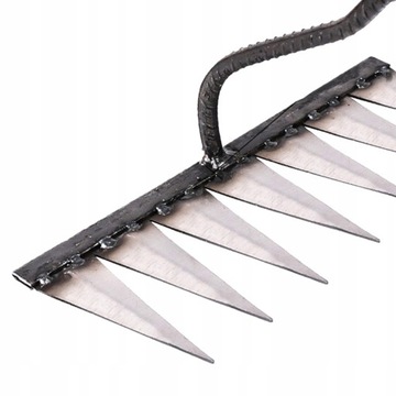Закаленные, прочные и острые садовые грабли с 7 зубьями.