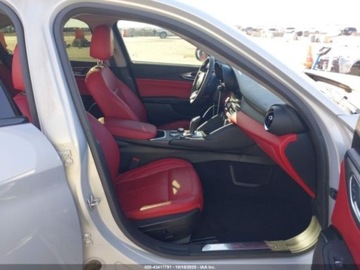 Alfa Romeo Giulia II Sedan Facelifting 2.0 Turbo 280KM 2020 Alfa Romeo Giulia 2020 ALFA ROMEO GIULIA TI RWD 2.0 Benzyna 280KM, zdjęcie 14