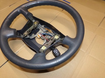 VOLANT PĚKNÝ MAZDA PREMACY 02R
