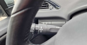 Peugeot 208 I Hatchback 5d Facelifting 1.2 PureTech 82KM 2017 Peugeot 208 Salon PL Faktura VAT Climatronic Czujnik deszczuzmierzchu 1.2, zdjęcie 30