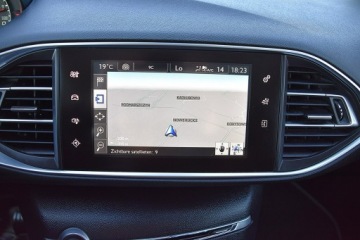 Peugeot 308 II SW 1.6 BlueHDi 120KM 2015 Peugeot 308 1,6Hdi 120Km Led Navi Kamera Panorama, zdjęcie 15