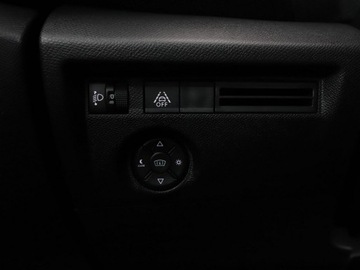 Citroen C4 III SUV 1.2 PureTech 130KM 2020 Citroen C4 klima auyo navi kamera i czujniki, zdjęcie 33