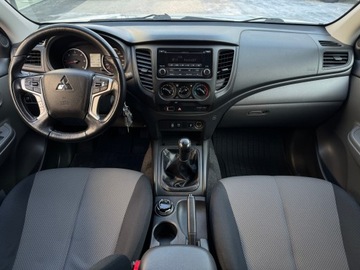 Mitsubishi L200 V Club Cab 2.4 154KM 2019 Mitsubishi L200 2.4 d DC Invite EU6 / Wyciągarka /, zdjęcie 13