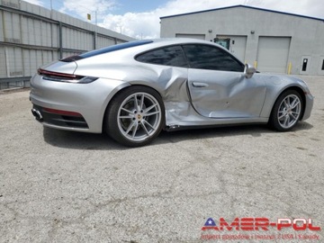 Porsche 911 992 2024 Porsche 911 _Carrera_992_3.0 L_379 km_2024r 3.0 Benzyna 379KM, zdjęcie 2