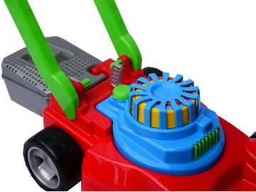 Красочная детская газонокосилка с корзиной.