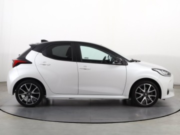 Toyota Yaris IV Hatchback 1.5 Dynamic Force 125KM 2021 Toyota Yaris 1.5 VVT-i, Salon Polska, zdjęcie 5