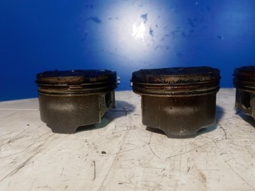 TŁOK TŁOKI HONDA CBR 600 F4 PC35