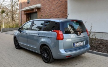Peugeot 5008 I Minivan 1.6 THP 156KM 2009 Peugeot 5008 7-osobowy Bezwypadkowy Panorama 1.6 Benzyna 156KM, zdjęcie 2