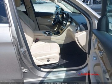 Mercedes GLC C253 2019 Mercedes-Benz GLC 2019 r., 2,0L 300 4 MATIC 2.0 Benzyna 241KM, zdjęcie 8