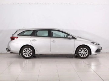 Toyota Auris II Touring Sports Facelifting 1.2 D-4T 116KM 2016 Toyota Auris 1.2 Ti, Automat, Navi, Xenon, Klima, zdjęcie 5
