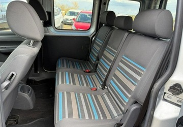 Volkswagen Caddy III Kombi Facelifting 2.0 EcoFuel 109KM 2011 Volkswagen Caddy 2.0 MPI 109 KM 5 osobowy Nowa instalacja LPG 2.0 109KM, zdjęcie 13