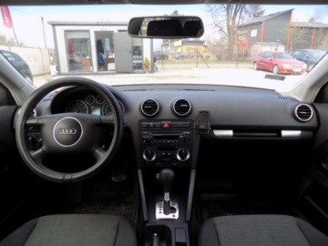 Audi A3 8P Hatchback 3d 2.0 FSI 150KM 2004 Audi A3 3-drzwiowe BIALOLEKA 2.0 Benzyna (150 KM) AUTOMAT, 2004r. KOMIS, zdjęcie 4