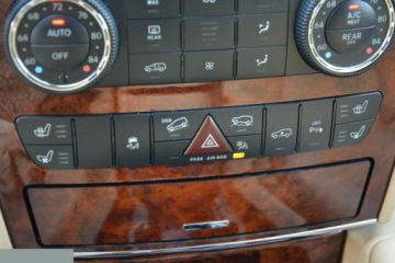 Mercedes Klasa GL X164 Off-roader Facelifting 350 BlueTEC 4MATIC 211KM 2012 Mercedes GL 350 BlueTEC 4Matic 7G-TRONIC 211KM 2012r 7 osobowy, zdjęcie 28