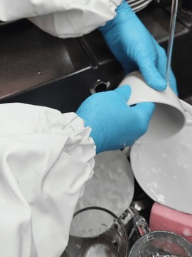 ЗАЩИТНЫЕ ВОДОНЕПРОНИЦАЕМЫЕ РУКАВА БЕЛЫЕ PROS МОДЕЛЬ 002