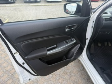 Suzuki Swift VI Hatchback 1.2 DualJet 90KM 2017 Suzuki Swift 1,2 benzyna 90KM, zdjęcie 11